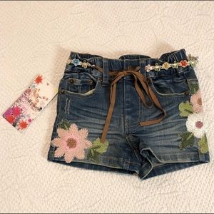 Baby Sara toddler girl’s embroidered denim shorts